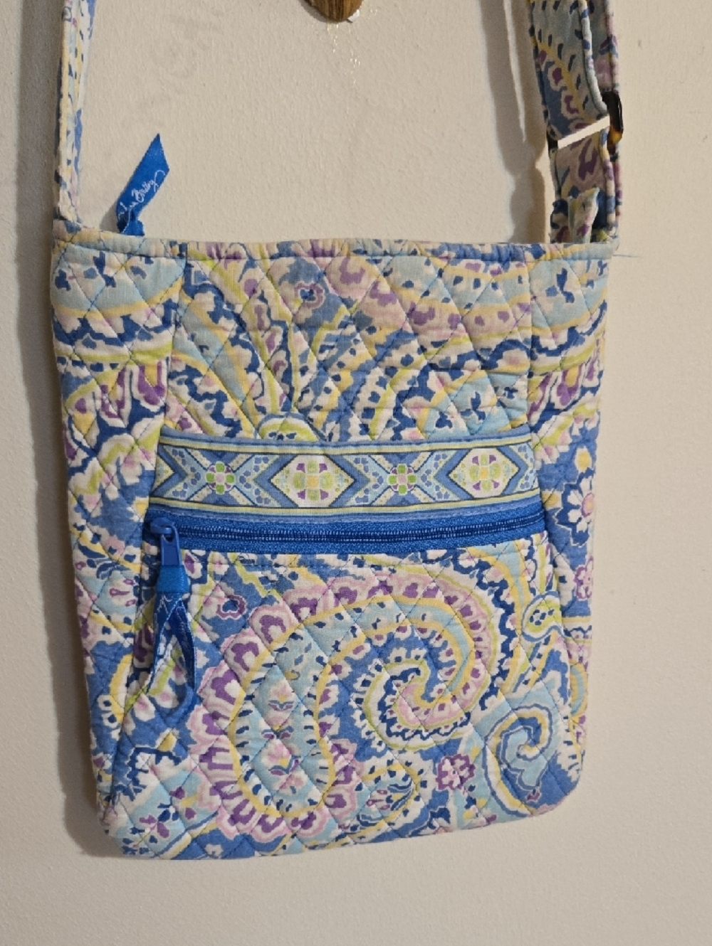 EUC Vera Bradley Hipster Crossbody Bag Capri Blue Adjustable Strap Zip Pockets